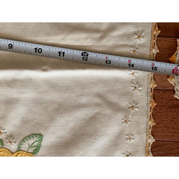 Vintage Floral Hand-Embroidered Doilies & Table Runner Set - Picture 11 of 11